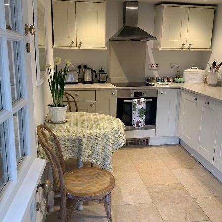 Masons Cottage: Picturesque Retreat near Blenheim Palace and Oxford Stonesfield Exterior photo