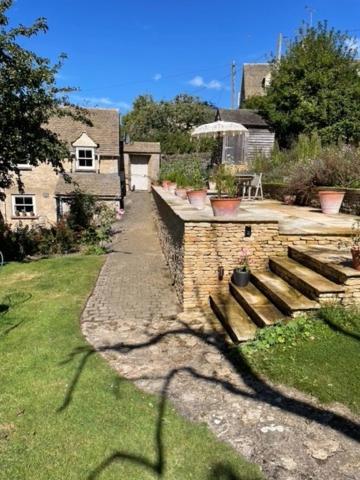 Masons Cottage: Picturesque Retreat near Blenheim Palace and Oxford Stonesfield Exterior photo